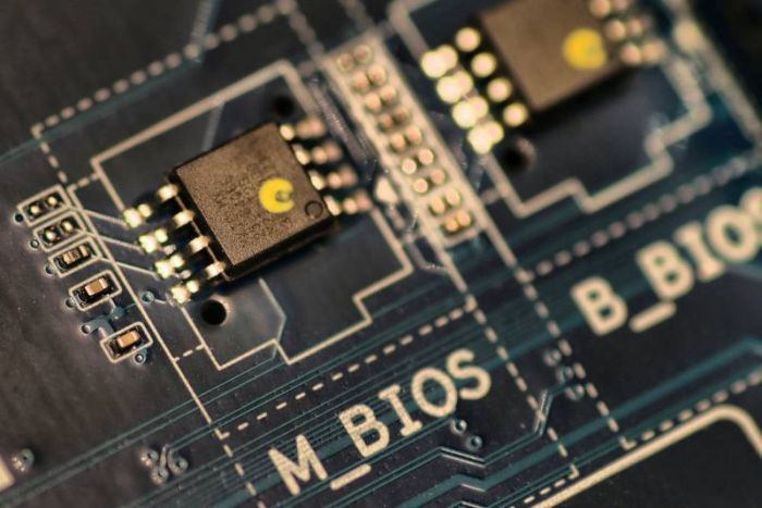 Відновлення BIOS з використанням спец. обладнання ноутбука в Тернополі
